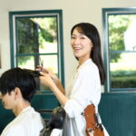 憧れの美容師へ!夢を叶えるためのステップと仕事の魅力を徹底解説